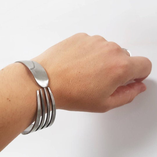 Bracciale forchetta acciaio incisa